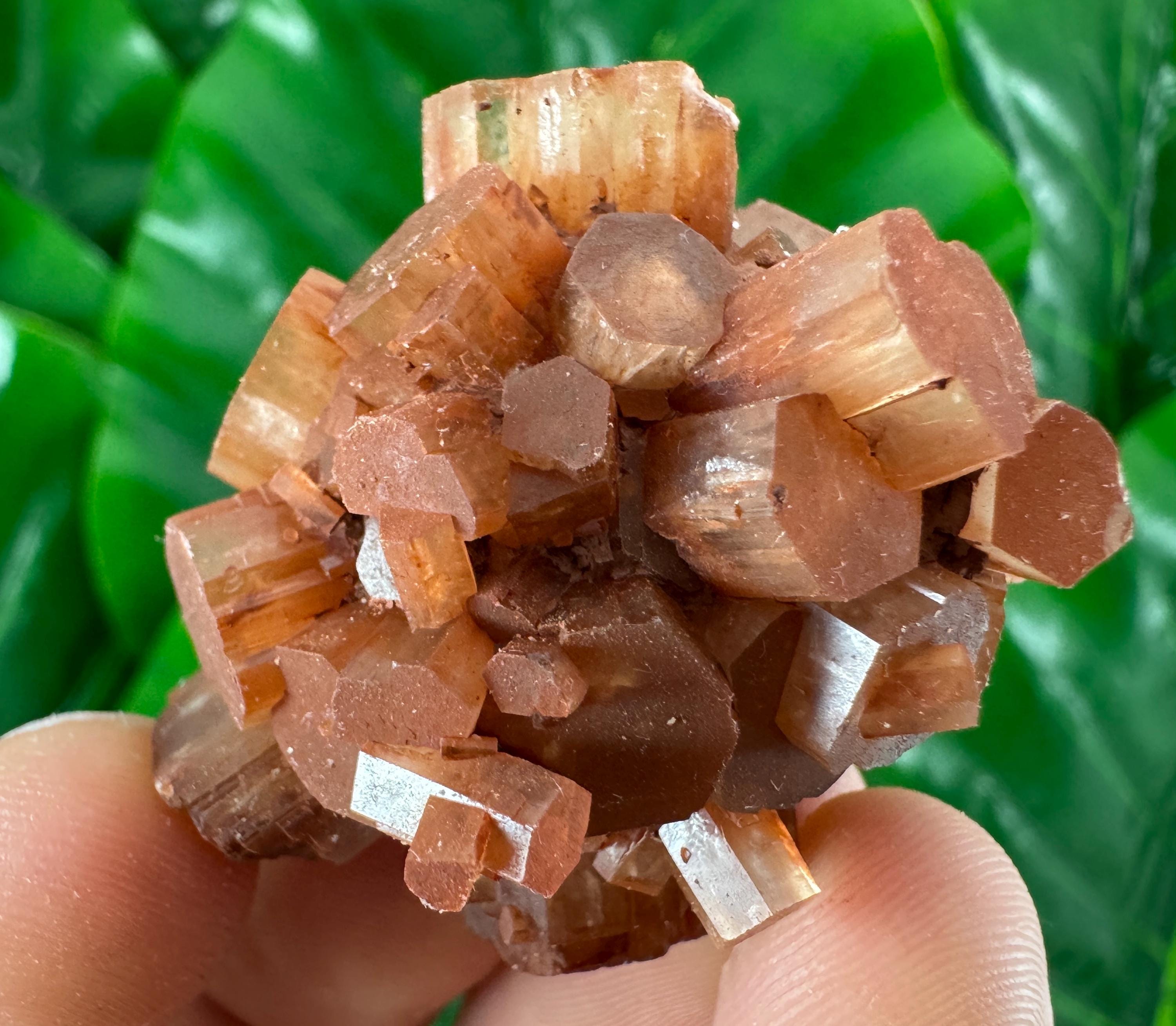 モロッコ産の美しいアラゴナイト、アラゴナイトスプートニク