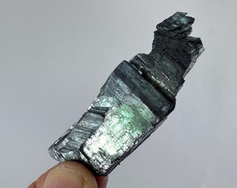 Minerał Vivianite: Brazylia, Nieprzezroczysty Vivianite, Okaz, Kolekcje, Kolekcjonerzy, Zielony kryształ, Duży Vivianite, Wystrój wnętrz,