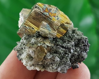 方解石と閃亜鉛鉱をあしらった、驚異的な大粒の黄鉄鉱 - Etsy 日本