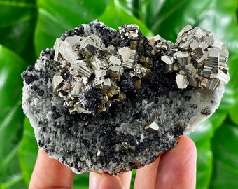 方解石と閃亜鉛鉱をあしらった、驚異的な大粒の黄鉄鉱 - Etsy 日本