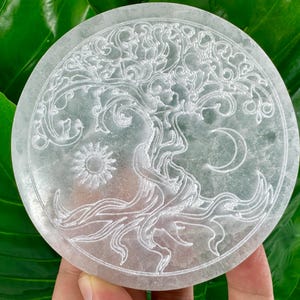 Placa de carga del árbol de la vida de selenita, selenita de energía fuerte, selenita energética, selenita del árbol de la vida, selenita del árbol de la vida, luna y sol