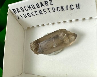 スイス、フェデンストック（山）産の希少スモーキークォーツ