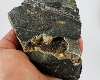 Barite proveniente dalla miniera di Chala, giacimento minerario di Spachievo, Mineralni Bani Obshtina, Oblast di Haskovo, Bulgaria