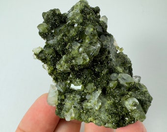 Double Sided Epidote with Quartz from Hakkari Turkey,Mineral,Collection,Collectibles,Epidote Crystal,Epidote from Turkey,TurkishEpidote N5