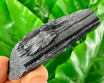 Turmalina negra natural, espécimen mineral en bruto, turmalina negra en bruto, piedra, turmalina negra en bruto, cristal negro, trozo de turmalina negra,