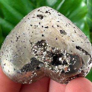 Beautiful Heart Pyrite from Peru,Ball Pyrite,Sphere gold,Natural Mineral,Specimen,Cluster,Crystal,stone,Gemstone,Iron Pyrite,Golden crystal