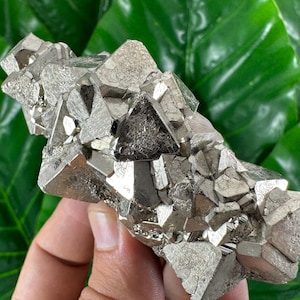 Ästhetischer oktaedrischer Pyrit aus Peru, Natürliches Mineral, Specimen,Cluster,Kristall,Stein,Edelstein,Eisen Pyrit,Golden N59