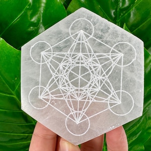 Hermosa placa de carga hexagonal de selenita, selenita de energía fuerte, selenita energética, selenita hexagonal, selenita metatrón, metatrón