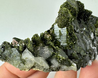 Large Epidote with Quartz from Hakkari Turkey,Mineral,Collection,Collectibles,Epidote Crystal,Epidote from Turkey,TurkishEpidote N5