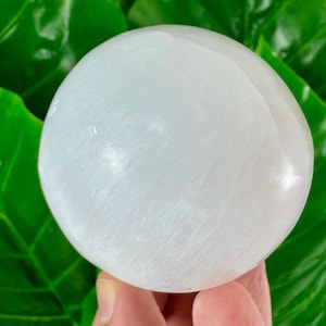 Hermosa esfera de selenita, esfera de 6 cm, decoración del hogar, bola de selenita, esfera grande de selenita, esfera grande de selenita, interior, bolas de selenita