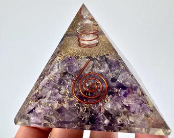 Orgonite Pyramid (6x6cm) Amethyst ,Handmade Spiral Copper Orgone,Tourmaline,Pyramid,chakra,EMF Protection,Home Decor,Meditation,