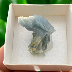 Increíble barita azul de España, espécimen mineral, barita azul, barita española, espécimen mineral, barita azul rara, cristal natural, cristal azul,