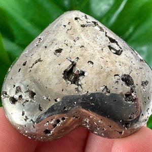 Beautiful Heart Pyrite from Peru,Ball Pyrite,Sphere gold,Natural Mineral,Specimen,Cluster,Crystal,stone,Gemstone,Iron Pyrite,Golden crystal