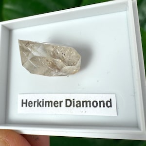 Herkimer Diamond (Mini) – Natural Double-Terminated Quartz Crystal,Size stand: 4 x 3.5 cm N1