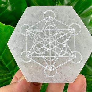 Belle plaque de charge hexagonale en sélénite, sélénite à forte énergie, sélénite énergétique, sélénite hexagonale, sélénite métatron