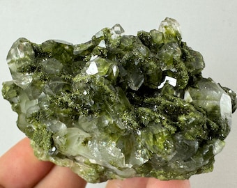 Incredibile epidoto con quarzo turco, minerale, esemplare, cristallo minerale, collezione, oggetti da collezione, arredamento per la casa, epidoto di cristallo, esemplare N15