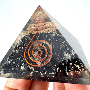 Orgonite Pyramid (5x5cm) Black Tourmaline,Handmade Spiral Copper Orgone,Tourmaline,Pyramid,chakra,EMF Protection,Home Decor,Meditation,