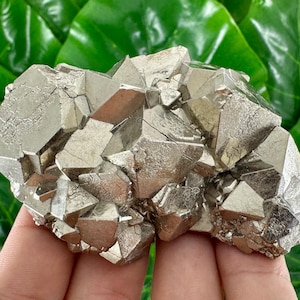 Aesthetic Octahedral Pyrite from Peru,Natural Mineral,Specimen,Cluster,Crystal,stone,Gemstone,Iron Pyrite,GoldenN560