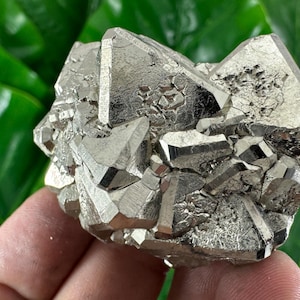 Aesthetic Octahedral Pyrite from Peru,Natural Mineral,Specimen,Cluster,Crystal,stone,Gemstone,Iron Pyrite,Golden N59