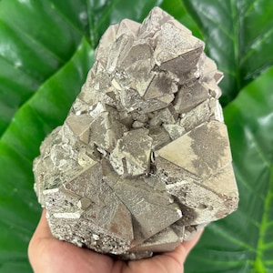 Großer oktaedrischer Pyrit aus Peru, Natürliches Mineral, Specimen,Cluster,Kristall,Stein,Edelstein,Eisen Pyrit,Golden