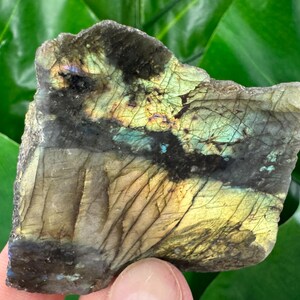Bardzo ładny polerowany labradoryt, naturalny kryształ, kryształ energetyczny do wystroju domu, klaster, kryształ labradorytu, minerał labradorytu, specjalny prezent, N1