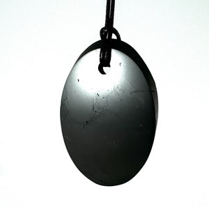 Ciondolo Shungite Ovale Naturale – Protezione EMF E Guarigione – Autentico Dalla Carelia