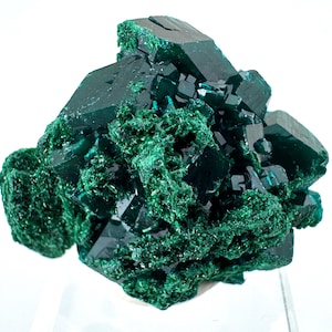 Dioptas mit Malachit : Sanda Hills,Mindouli,Mindouli,Mindouli Distrikt,Congo,Minerals Specimens ,,(Größe 3.1 x 2.8 cm)