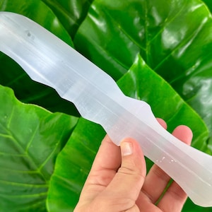 Très grand couteau en sélénite avec poignée lisse, pierre précieuse en cristal, cristal de sélénite, couteau en sélénite, 24 cm, couteau en sélénite, sélénite, décoration d'intérieur, intérieur