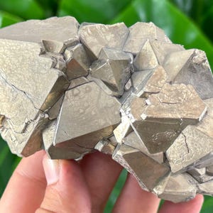 Aesthetic Octahedral Pyrite from Peru,Natural Mineral,Specimen,Cluster,Crystal,stone,Gemstone,Iron Pyrite,Golden