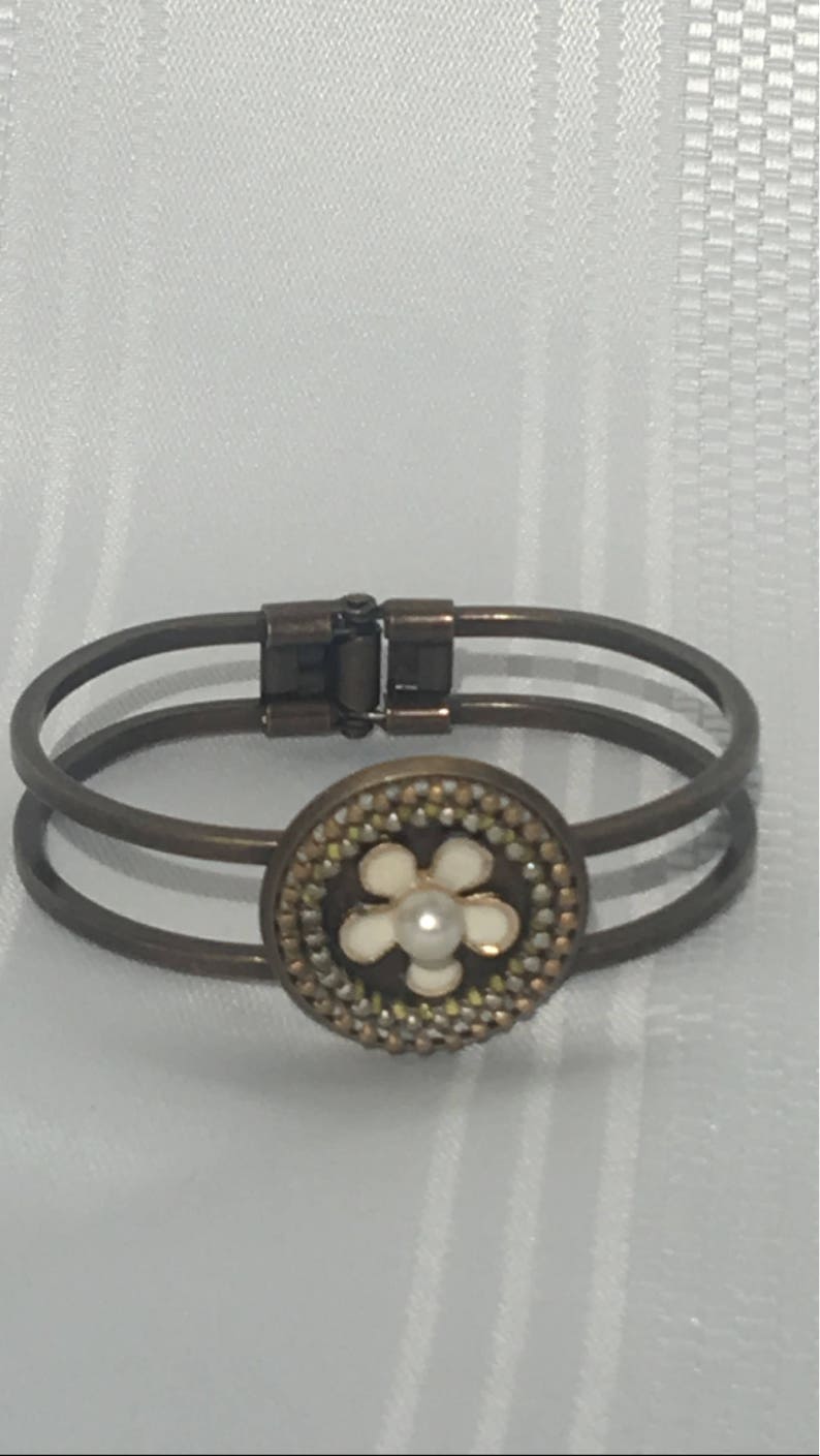 Well Accessorized urban jewelry recycled zipper jewelry DaZy Vintage zipper bracelet daisy bangle bracelet gift for her unique gift