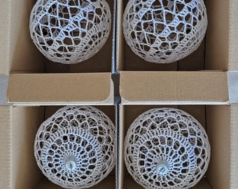 Juego de 4 adornos de encaje (003): adorno navideño para colgar, hecho a mano en Polonia.