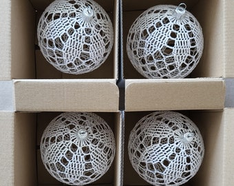Juego de 4 adornos de encaje (001): adorno navideño para colgar, hecho a mano en Polonia.