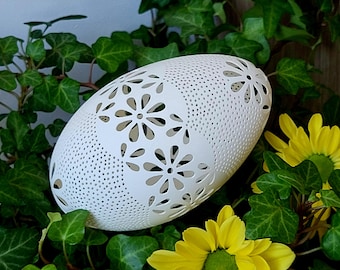 Huevo tallado con encaje intrincado – Filigrana de bellas artes – Pieza de colección