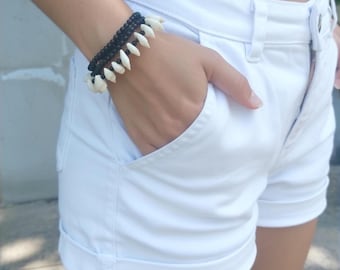Beaded Bracelet with Natural Sea Shells, Handmade Bracelet, Mermaid BraceletBoho Bracelet, Black Beaded wire wrap bracelet,Seashell bracelet