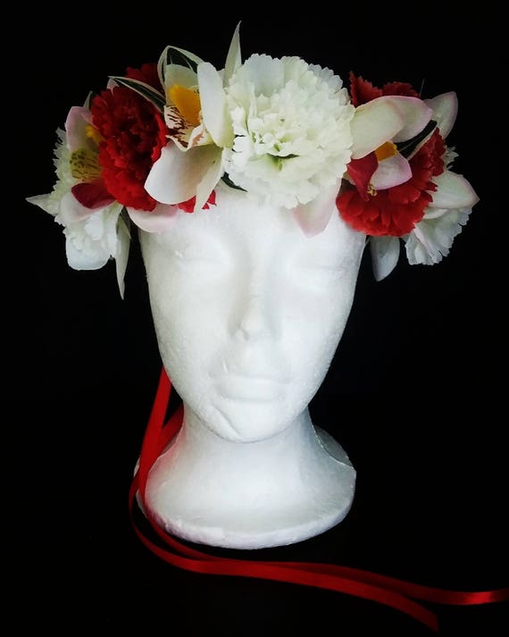 red and white flower crown