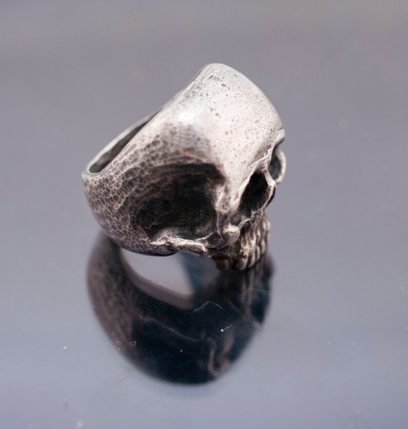 Anello Antico Vero Teschio In Argento 925 - Finitura Naturale Nera, Taglia 9 - Foto 2