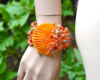 CARLO ZINI 1990 Shell and Coral Enameled Cuff