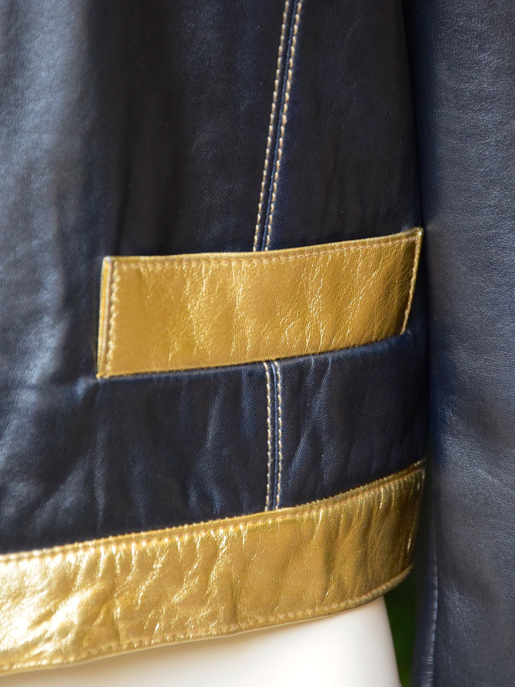 エスカーダ 1990 ゴールドスター付きブラックレザーボンバー - Etsy 日本