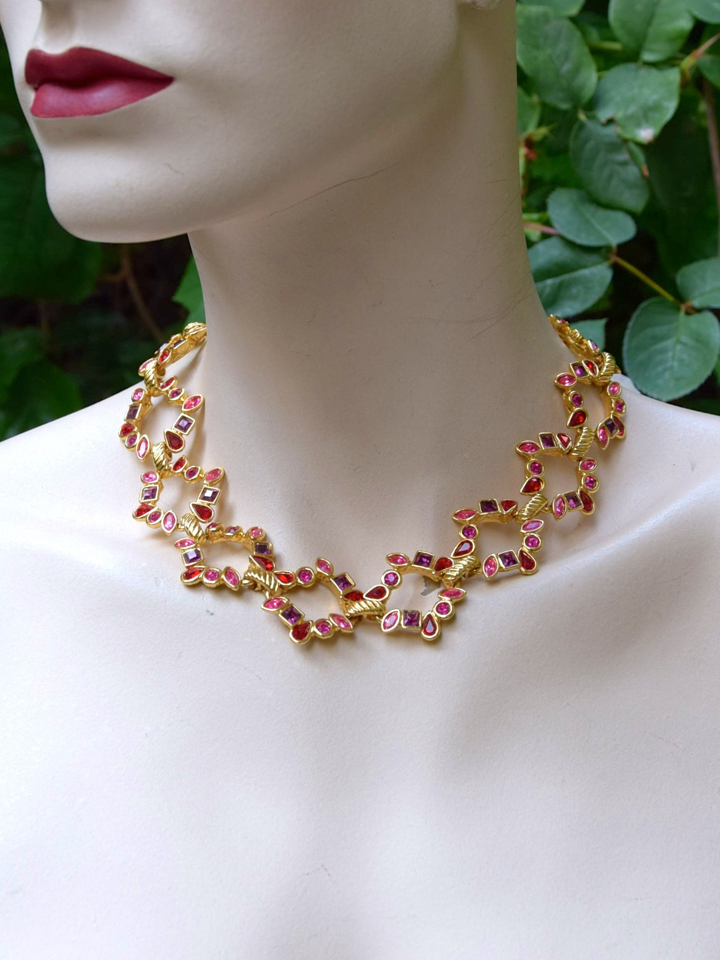 イヴ・サンローラン 1990 ピンクとレッドのクリスタル チョーカー