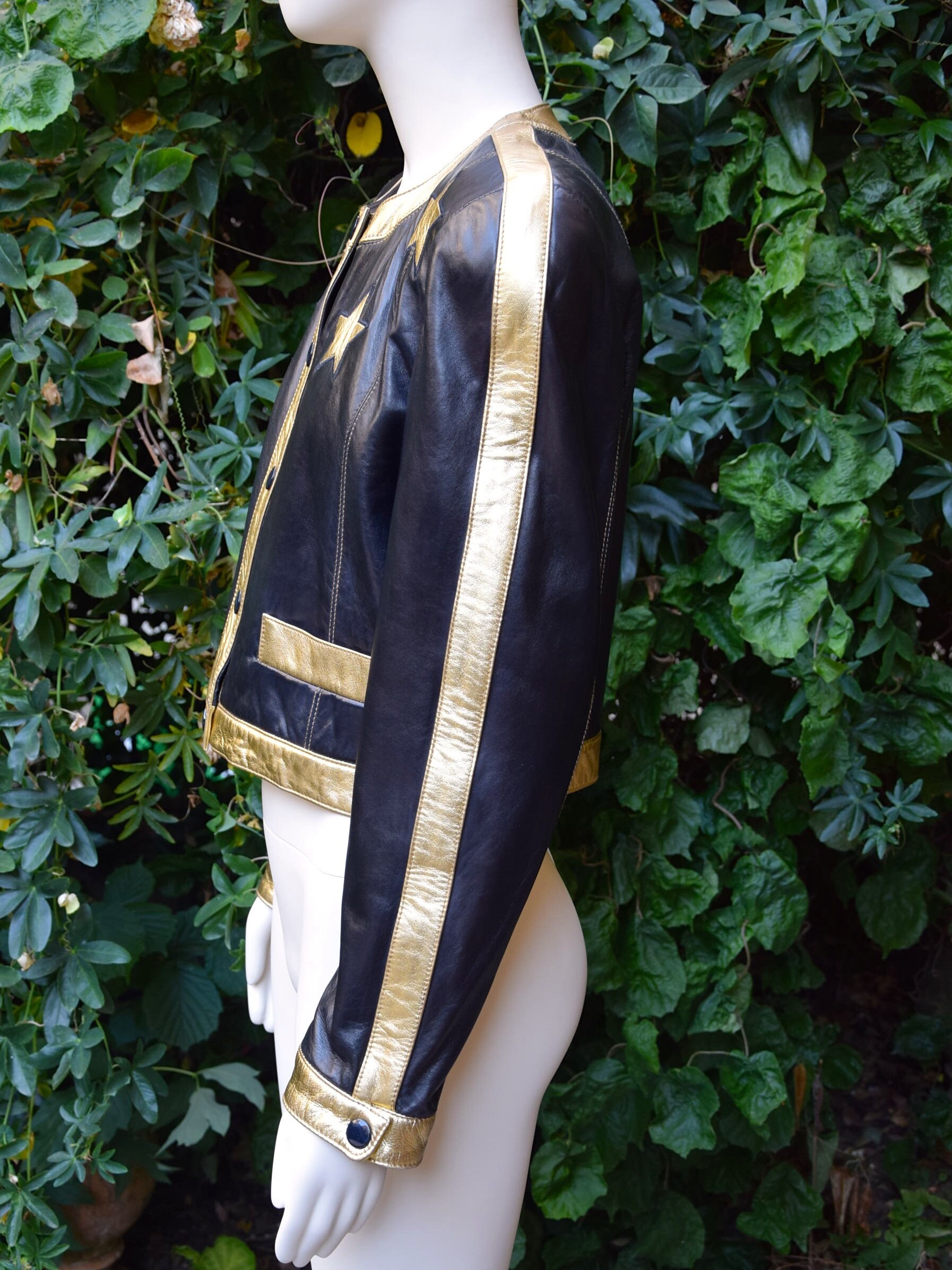 エスカーダ 1990 ゴールドスター付きブラックレザーボンバー - Etsy 日本