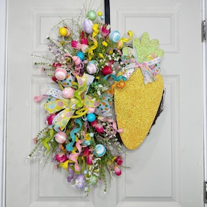 Handcrafted Festive Easter Wreath - Perfect for Spring and Easter Decor, Easter Wreath, Bunny, Bunny decor, Gift, carrot