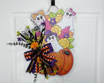 Trick or Treat Halloween Door Hanger with Candy Corn Bow, Ghost Halloween Sign Decor, Halloween Bow, Candy Corn Ribbon, Fall Decor, ghostie
