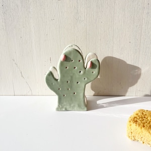 Portaesponjas de cerámica con forma de cactus hecho a mano