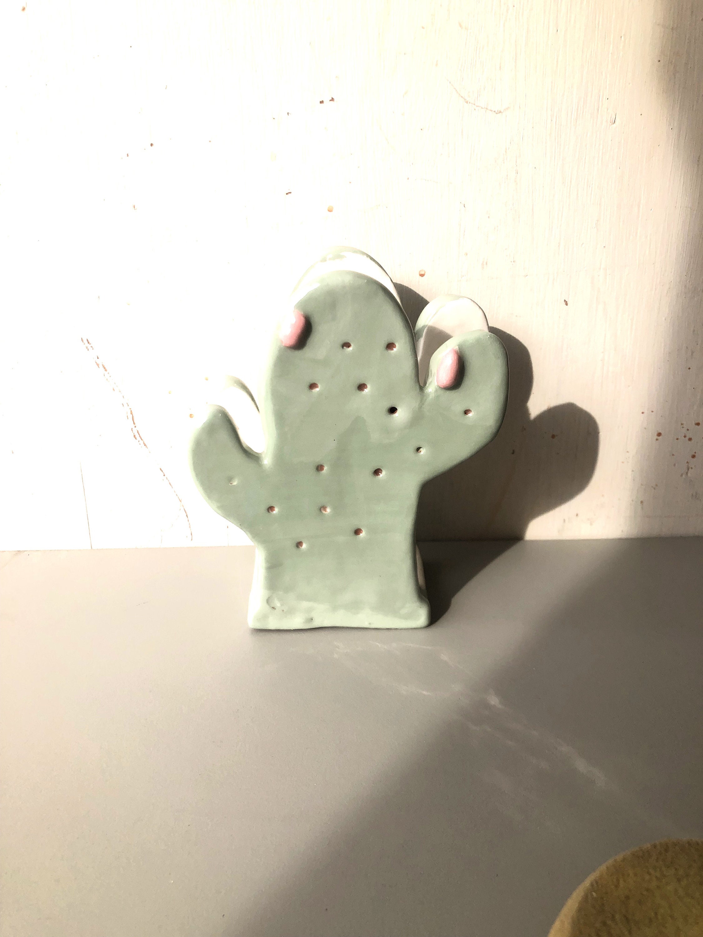 Cactus Sponge or Soap Holder in Emerald Green — Back Bay Pottery