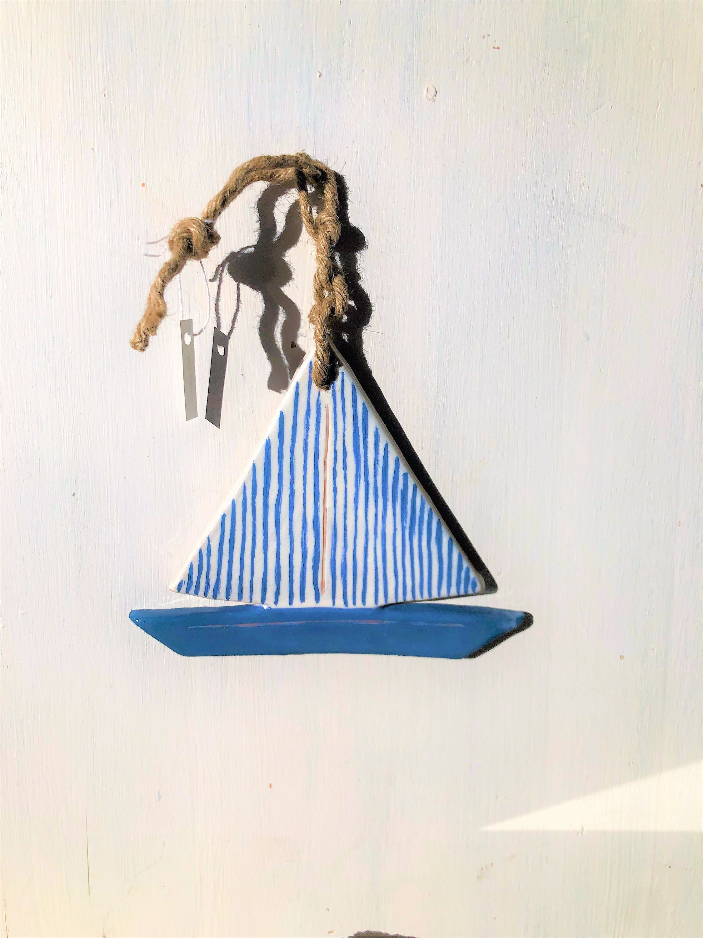 Bateau en Céramique à Accrocher Fait La Main