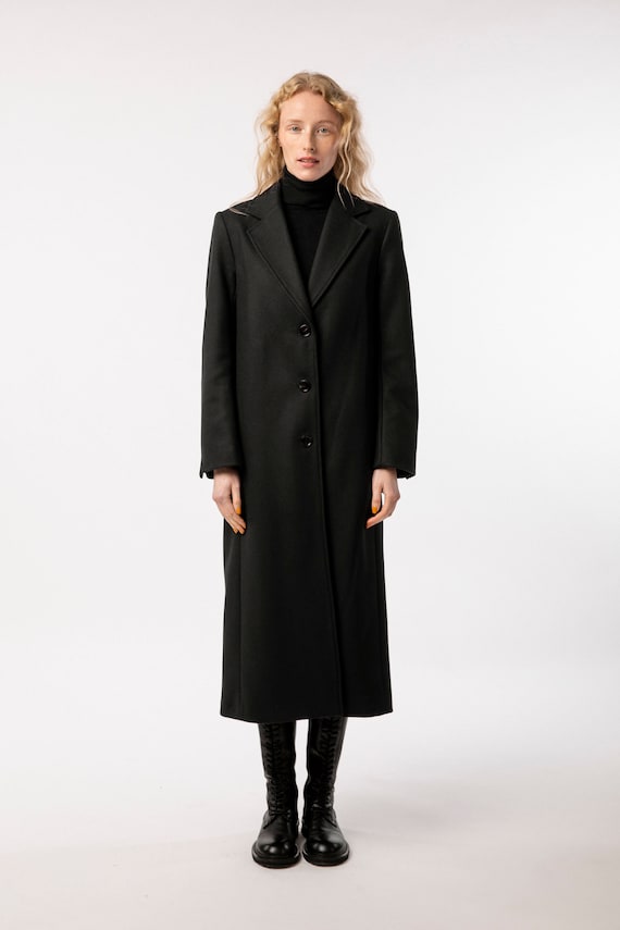 Classic Women's coat made of Italian Navy wool with three buttons
