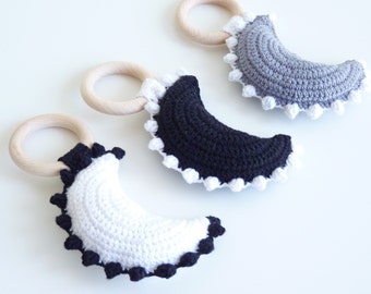 Boho Celestials Rattle / Monochrome Crocheted crescent rattle / demilune baby toy / wooden bite ring / Moon Rattle / Sensory Rattlebox