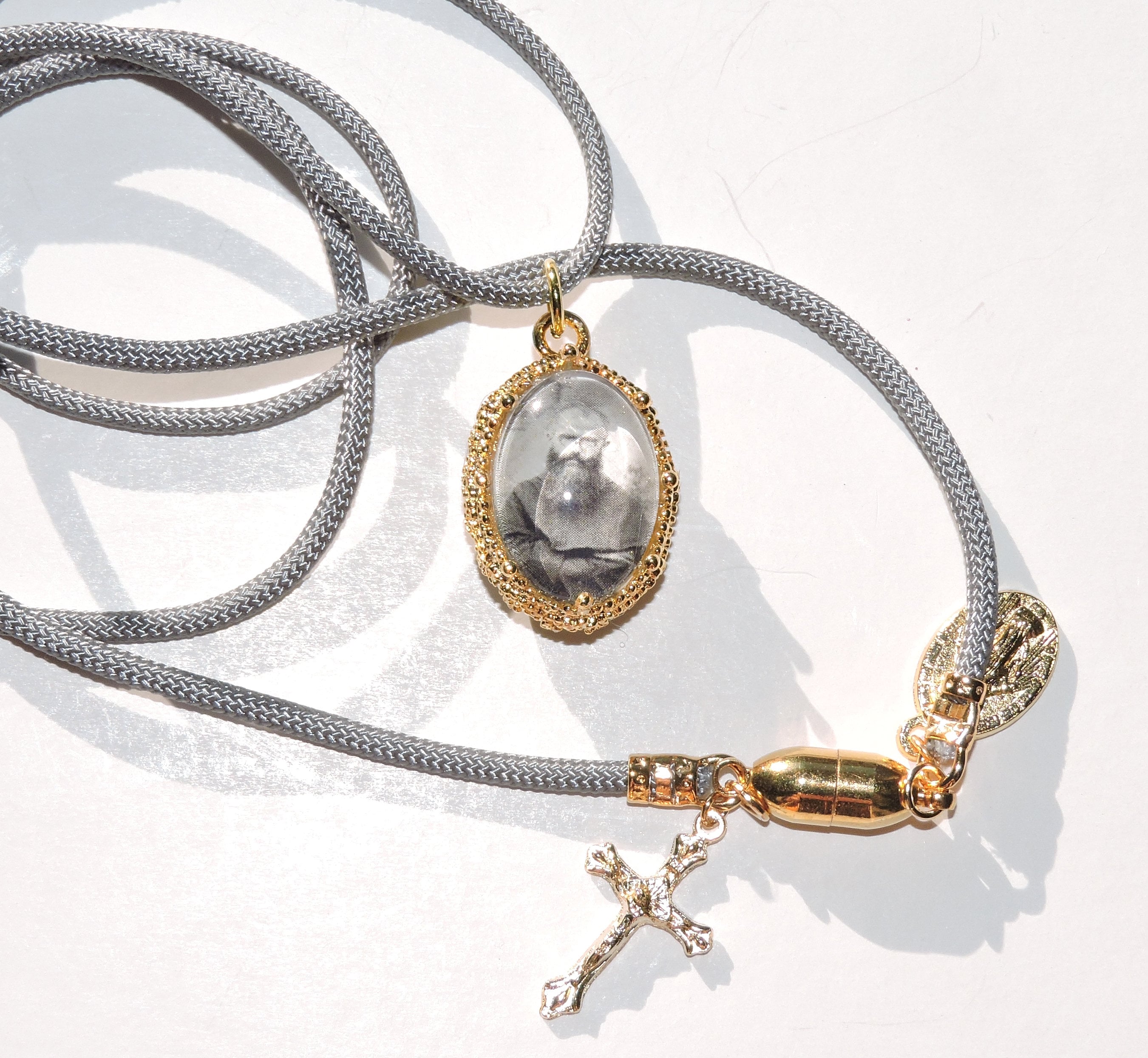 Saint Maximilian Kolbe Gold Crown Charm, St. Maximilian Kolbe, Gold Crown  Charm, St. Kolbe, Kolbe Two Crowns, Martyr of Auschwitz - Etsy