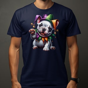 Schattige Franse Bulldog Dog Pup in Jester Hat T-shirt, kleurrijk puppy grafisch t-shirt, leuk dierenliefhebber cadeau, unisex T-shirt ontwerp