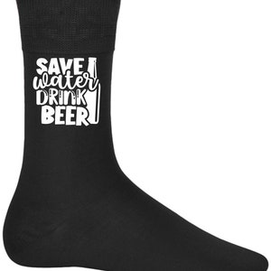 Cadeaux fête des pères Chaussettes fantaisie pour hommes Chaussures pour hommes Cadeaux d'anniversaire pour papa Économisez de l'eau Boire de la bière